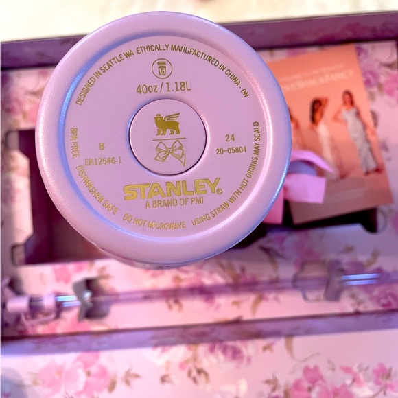 STANLEY X LOVESHACKFANCY QUENCHER | 40 OZ  |  HAPPY THOUGHTS - Picture 3 of 7